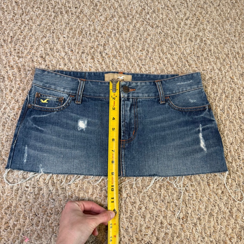NWT Hollister Denim Mini Skirt Low Rise Distressed Frayed Y2K Blue Womens Size 7 - Picture 4 of 5